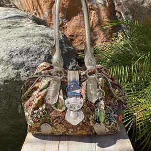 Genna De Rossi purse. Beautiful condition! Silver Hardware